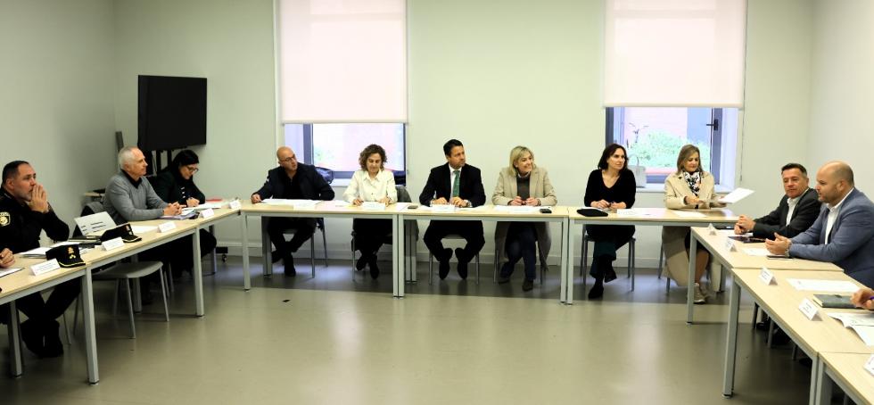 Imagen del artículo La Conselleria de Justicia e Interior reúne a los nuevos miembros de la Comisión de Coordinación de la Policía Local en su primera sesión