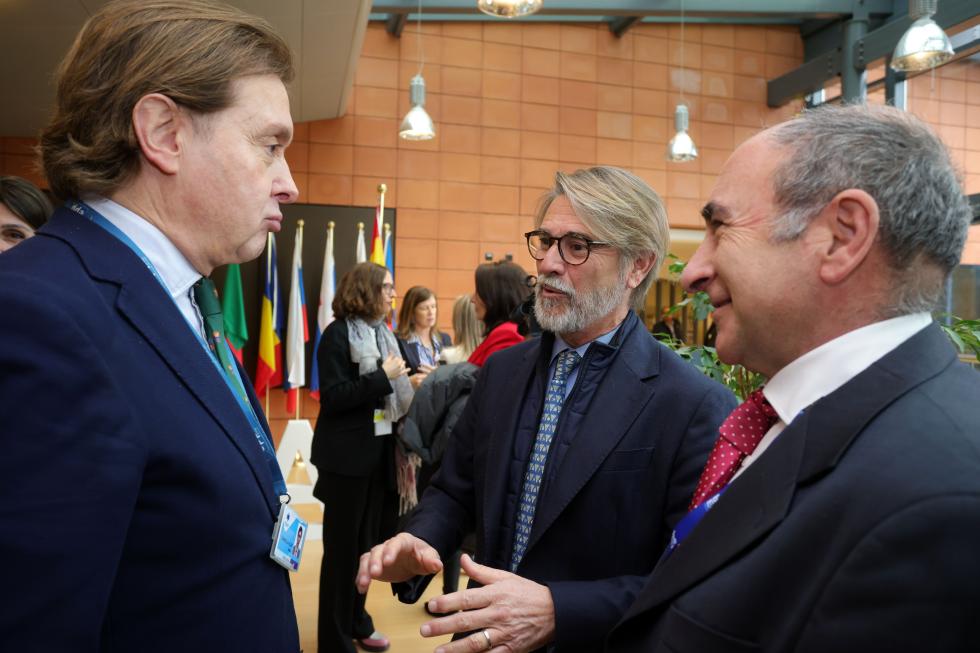 Imagen del artículo El secretario autonómico ante la Unión Europea y las Comunidades Autónomas realiza una primera visita a las instituciones europeas en Bruselas