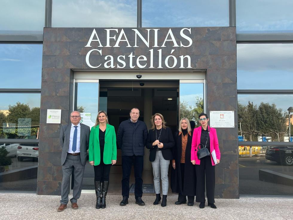 Imagen del artículo Susana Camarero se reúne con representantes de la entidad Afanias en Castellón
