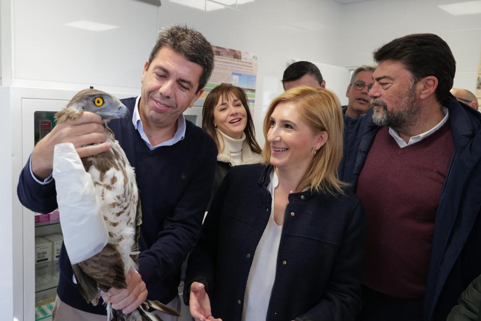 Image 3 of article Carlos Mazón anuncia la puesta en marcha de un estatuto del voluntariado en protección animal en la Comunitat Valenciana