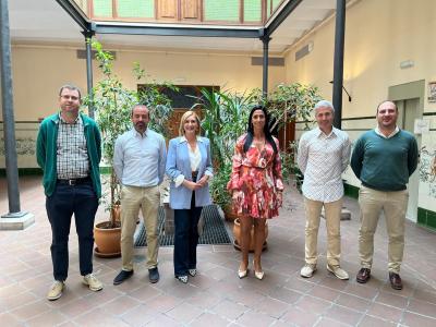 Salomé Pradas se reúne con representantes de la Federación de Caza de la Comunitat Valenciana